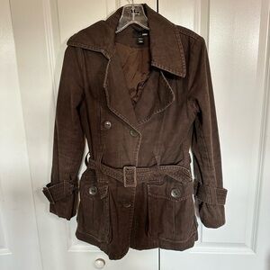 H&M brown short belted, trench coat in subtle plaid, size 6